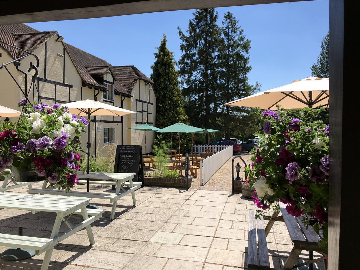 The New Inn Heckfield Exterior photo